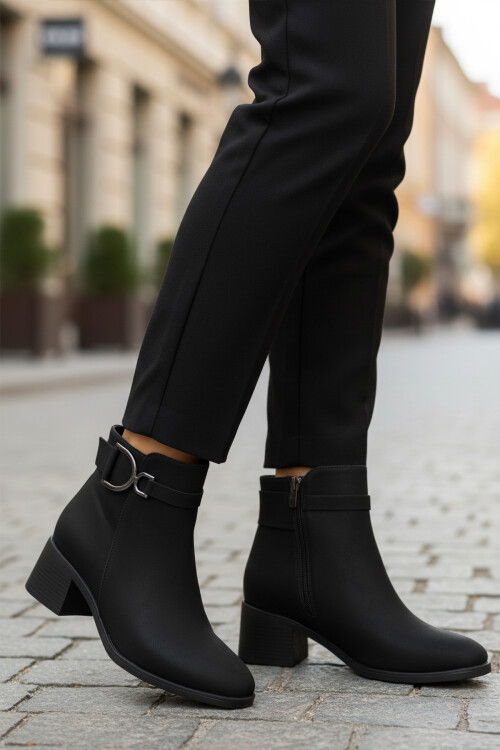 AyakmodSiyah Zümrüt Fermuarlı Kaymaz Polarlı Kadın Topuklu Bot 417637 Z