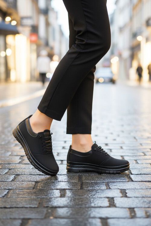 حذاء نسائي كاجوال خفيف ومرن برباط مطاطي باللون الأسود الزمردي 029 Z