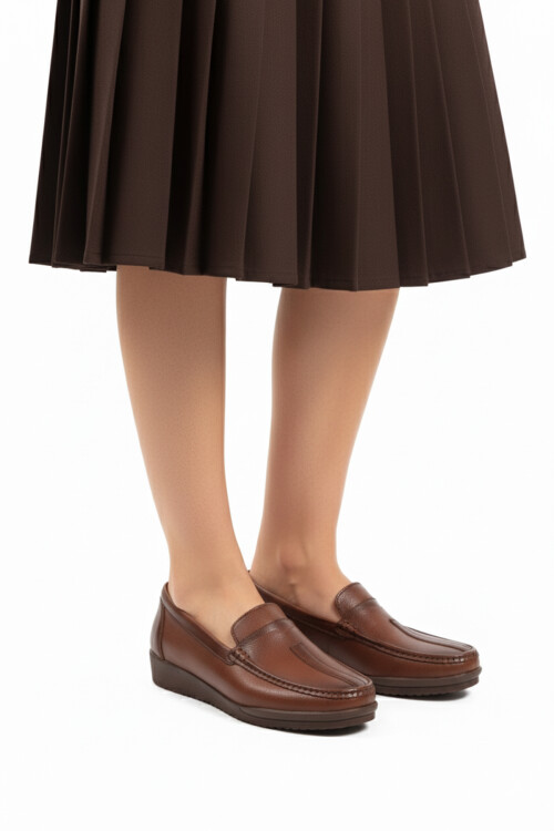 حذاء نسائي كاجوال خفيف الوزن ومرن تشريحي باللون البني 293117 Z