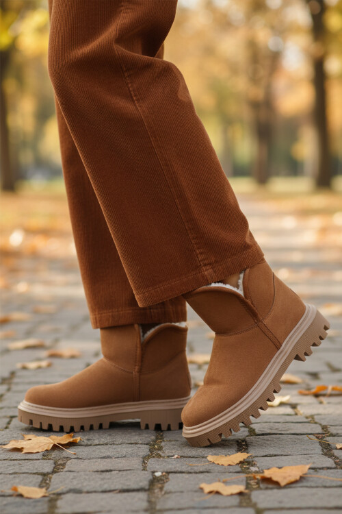 Taba Süet İçi Kürklü Soğuğa Dirençli Kaymaz Kadın Bot 548038 Z