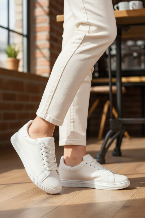 Beyaz Bağcıklı Hafif Cilt Erkek Sneaker Mota 600 M