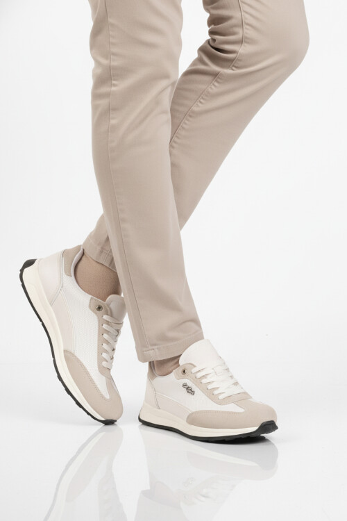 Beyaz Bağcıklı Hafif Esnek Erkek Sneaker 584 M