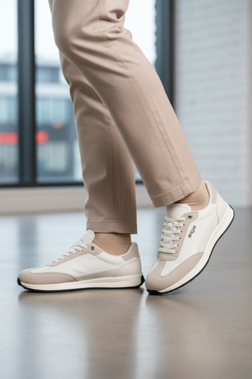 Beyaz Bağcıklı Hafif Esnek Erkek Sneaker 584 M