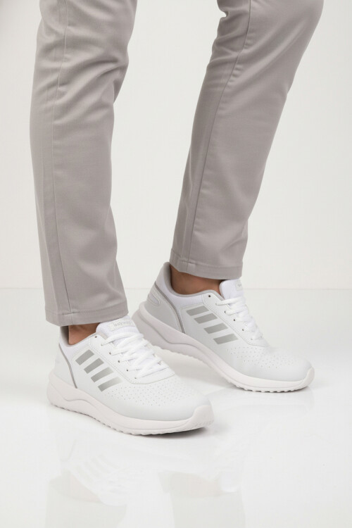 Beyaz Bağcıklı Hafif Esnek Erkek Spor Ayakkabı Nereus M