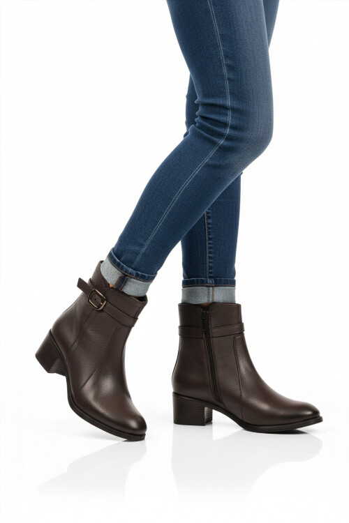 Kahve Hakiki Deri Fermuarlı İçi Polarlı Kadın Bot 24113-1 Z