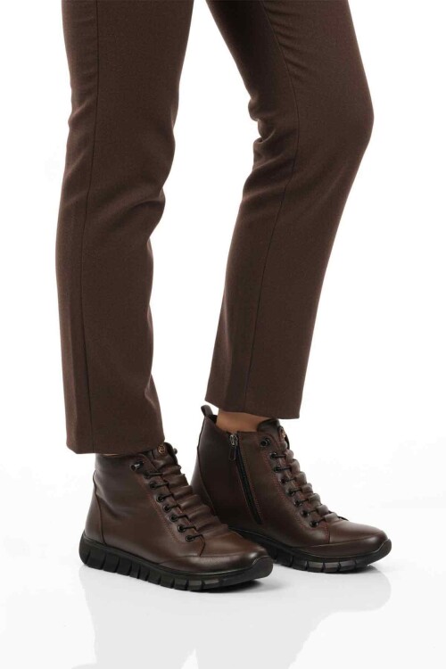 Kahve Hakiki Deri İçi Polarlı Kaymaz Fermuarlı Kadın Bot 3910 Z