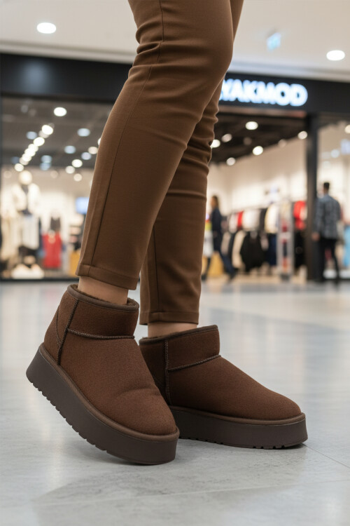 Kahve İçi Kürklü Soğuğa Dirençli Kadın Bot U-400 Z