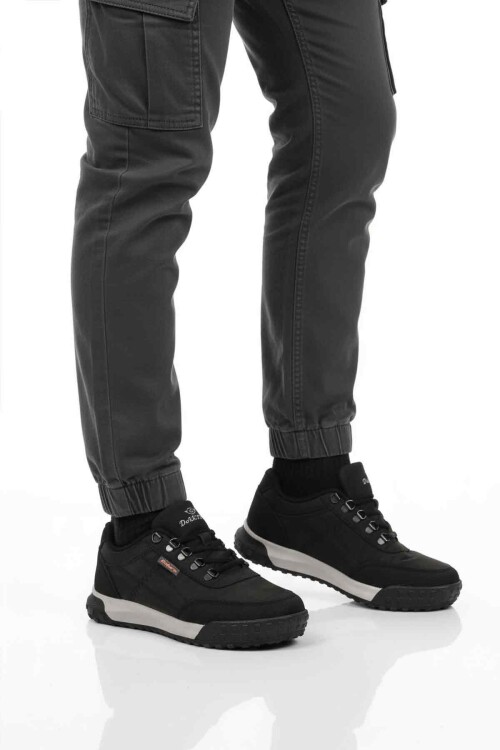 Siyah Beyaz Kaymaz Taban Erkek Outdoor Ayakkabı 05 M