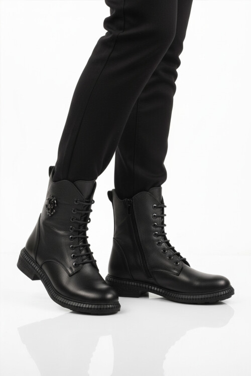 Siyah Hakiki Deri Bağcıklı Kaymaz Polarlı Kadın Bot 20912-1 Z