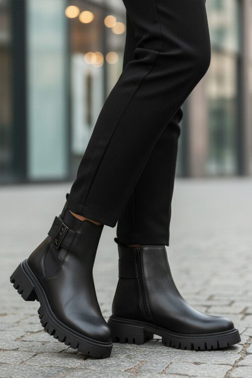 Siyah Hakiki Deri İçi Polarlı Kaymaz Kadın Bot 23783-1 Z