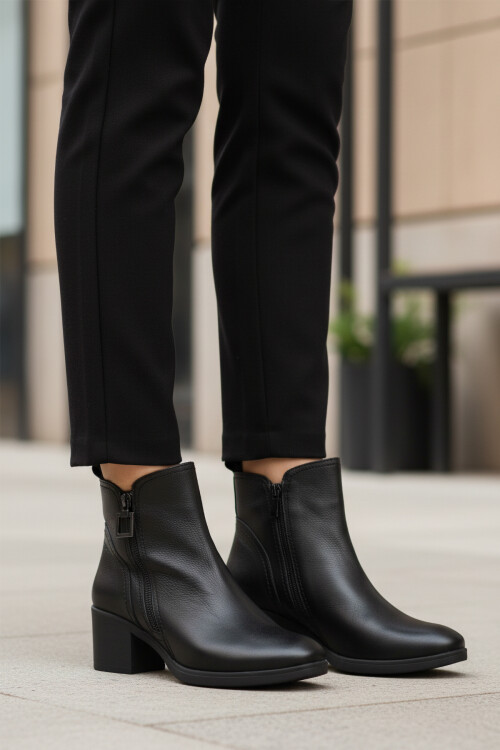 Siyah Hakiki Deri Fermuarlı Polarlı Kadın Topuklu Bot 92163-1 Z