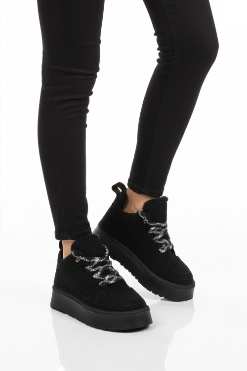 Siyah Süet Polarlı Bağcıklı Kaymaz Kadın Bot 2613 Z