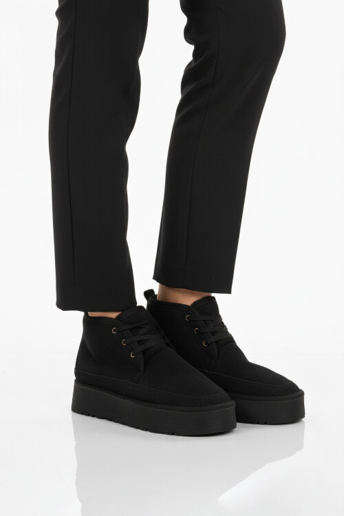 Siyah İçi Kürklü Bağcıklı Kadın Bot U-15 Z