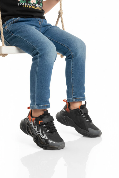 Siyah Cırtlı Hafif Erkek Çocuk Spor Ayakkabı 161-T5440210 F
