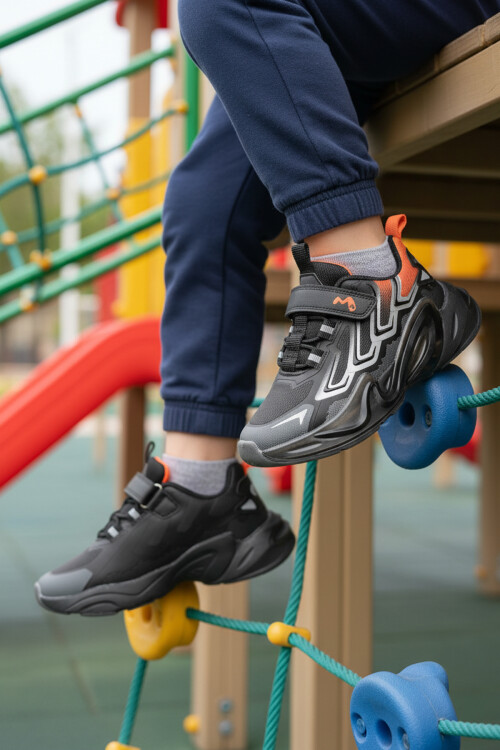 Siyah Cırtlı Hafif Erkek Çocuk Spor Ayakkabı 161-T5440210 F