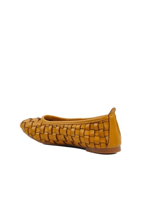 Hardal  Kadın Babet Soldoy 1987 Z