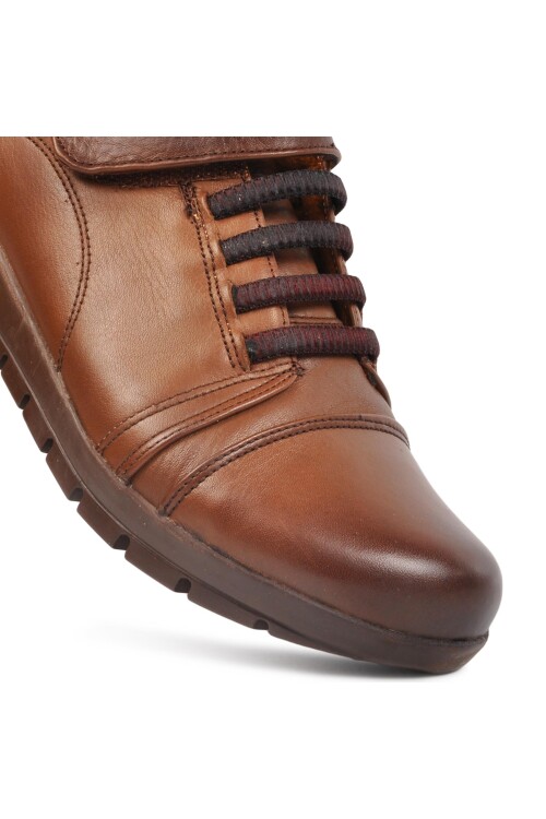 حذاء كاجوال نسائي من الجلد الطبيعي باللون البني مقاس 39-24K Z