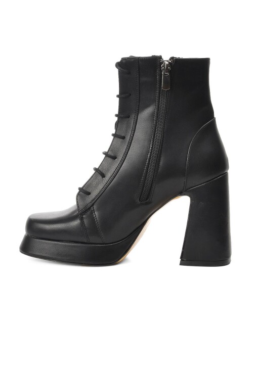 حذاء نسائي أسود K02 Z