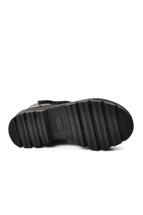 حذاء تقويمي للعظام أسود مموه للأولاد 2301004 P