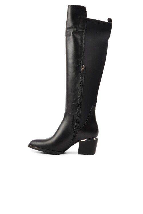 حذاء نسائي من الجلد الطبيعي باللون الأسود 1928158K Z