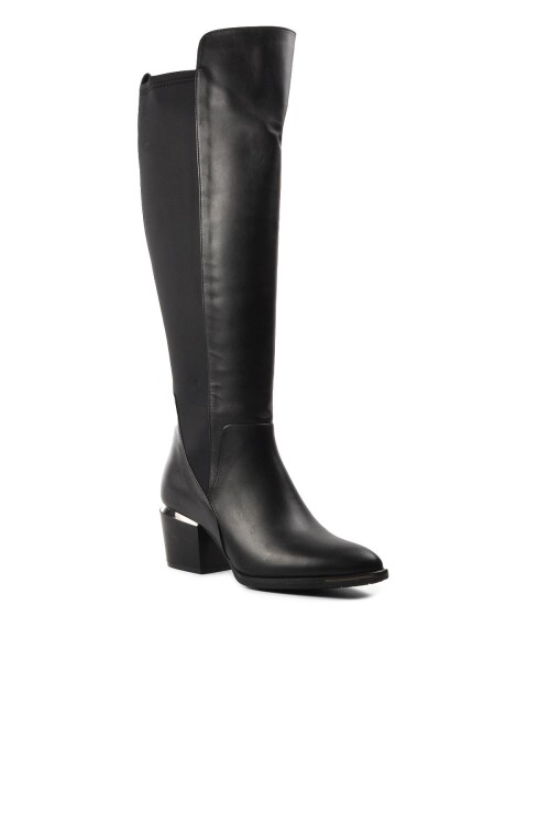 حذاء نسائي من الجلد الطبيعي باللون الأسود 1928158K Z