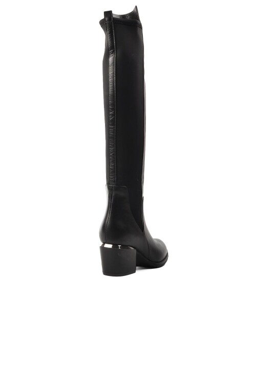 حذاء نسائي من الجلد الطبيعي باللون الأسود 1928158K Z