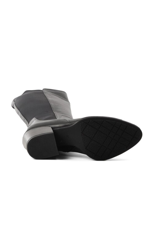 حذاء نسائي من الجلد الطبيعي باللون الأسود 1928158K Z