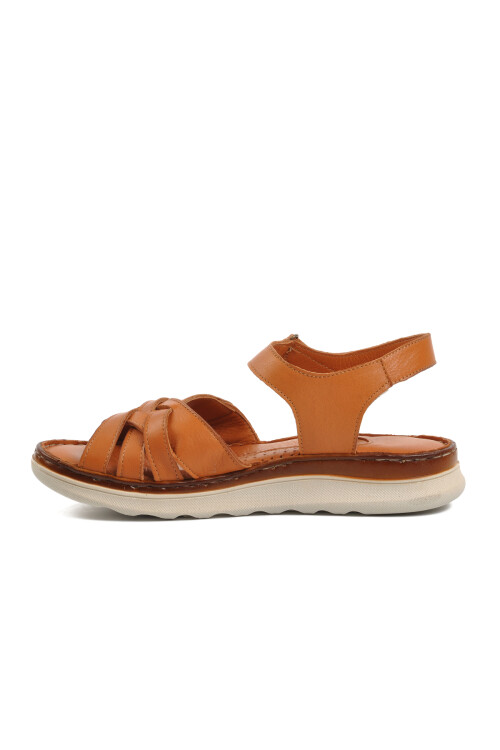صندل مسطح نسائي من الجلد الطبيعي باللون البني 22981709 Z