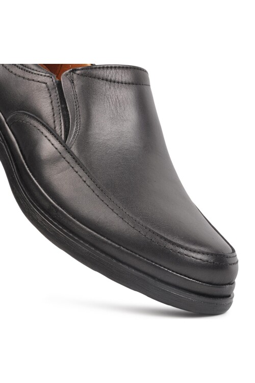 حذاء كاجوال رجالي من الجلد الطبيعي باللون الأسود 295 م