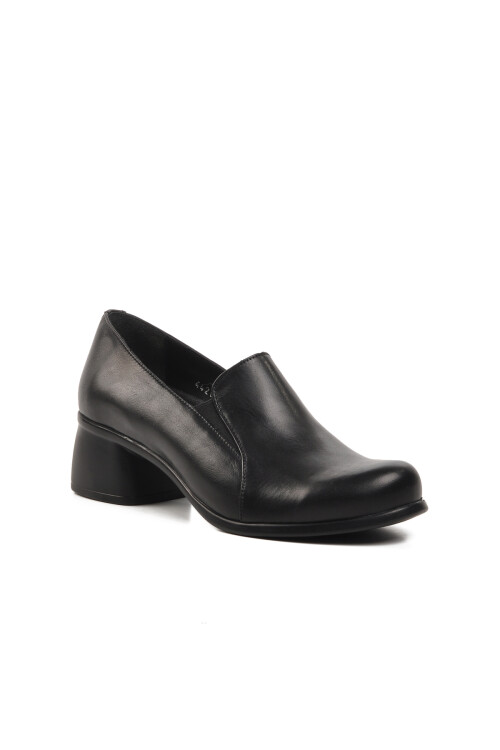 حذاء كاجوال نسائي أسود 44265 Z