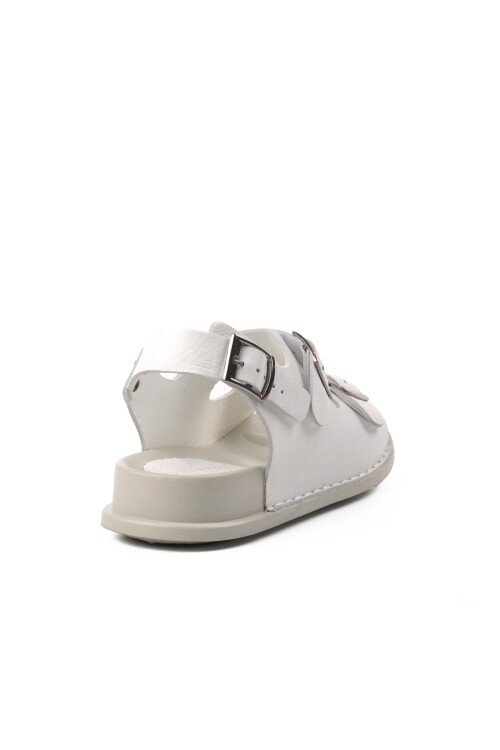 صندل نسائي من الجلد الطبيعي باللون الأبيض 9166 Z