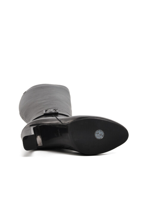 حذاء نسائي من الجلد الطبيعي باللون الأسود 2152911K Z