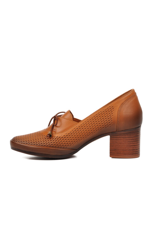 حذاء نسائي كلاسيكي بكعب عالٍ من الجلد الطبيعي باللون البني 1374Y Z