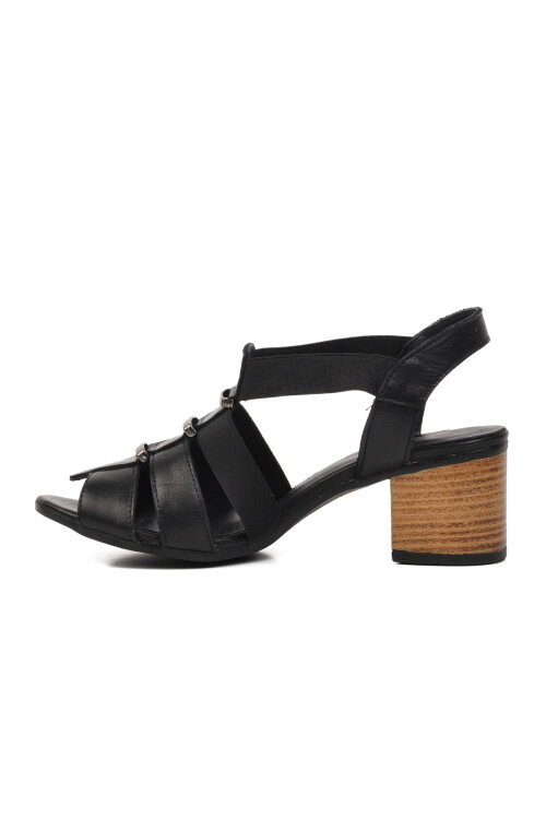 صندل نسائي أسود بكعب عالٍ 1857227Y Z
