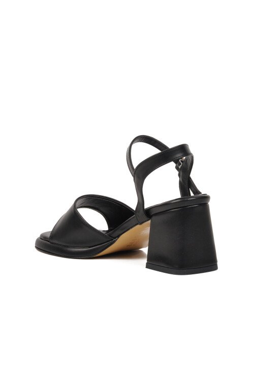 صندل نسائي أسود بكعب عالٍ 284056 Z