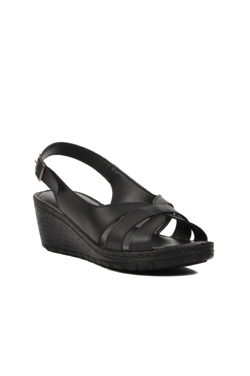 صندل مسطح نسائي أسود 390244 Z