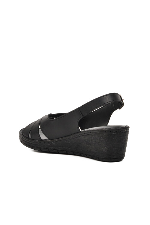 صندل مسطح نسائي أسود 390244 Z