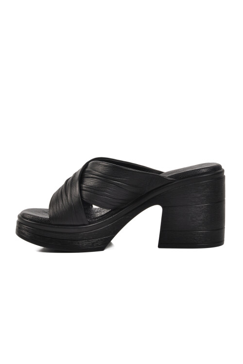 نعال نسائية سوداء بكعب عالٍ 523004 Z