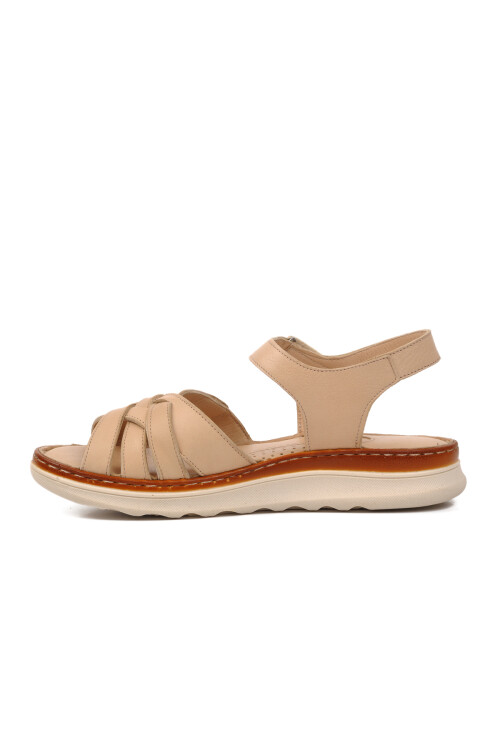 صندل مسطح نسائي من الجلد الطبيعي باللون البيج 22981709 Z