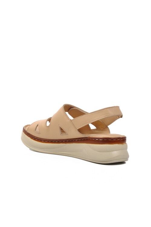 صندل مسطح نسائي بيج 24340228Y Z