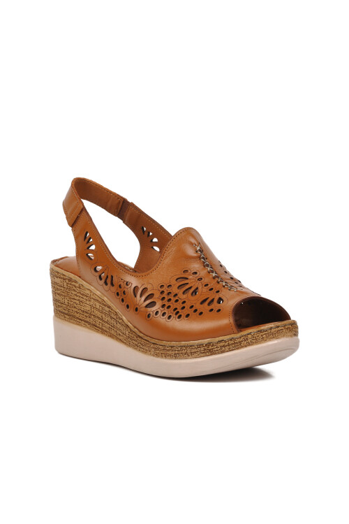 Tan Womens Flat Sandals 465165 Z