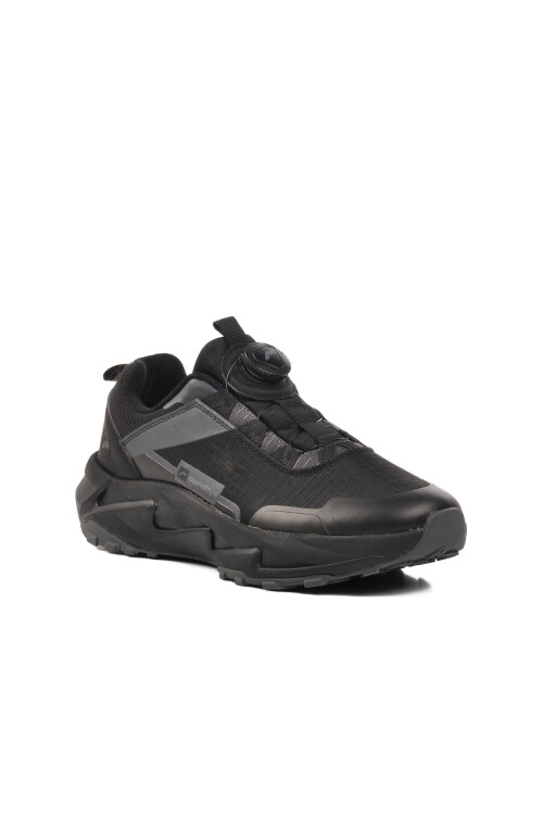 حذاء رياضي رجالي أسود 04803 M