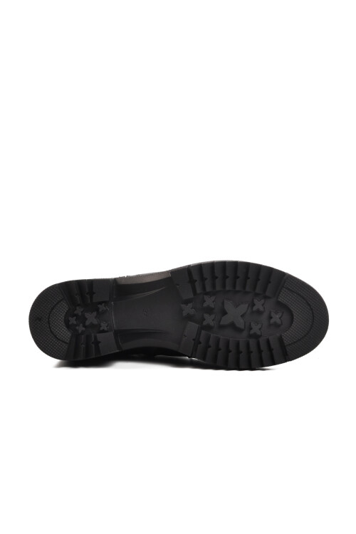 حذاء نسائي من الجلد الطبيعي باللون الأسود 1950807K Z