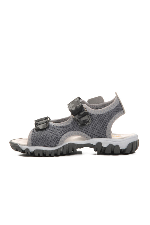 صندل رياضي رمادي مموه للأولاد مقاس 24-410 P