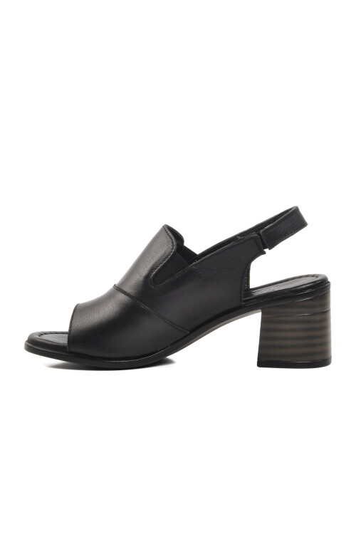 صندل بكعب من الجلد الطبيعي الأسود للنساء 24381825Y Z