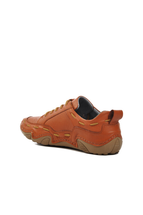 حذاء رجالي كاجوال باللون البني 325 م