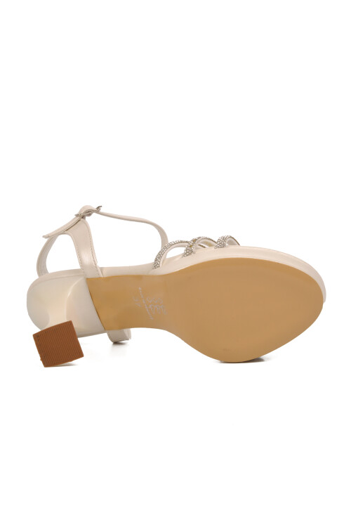 حذاء سهرة نسائي بكعب مرصع بأحجار اللؤلؤ 529224 Z