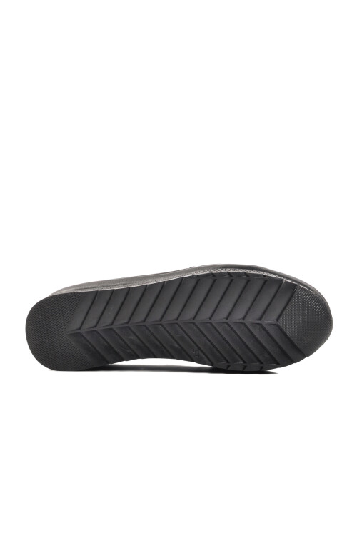 حذاء كاجوال نسائي باللون الأسود الزمردي 026 Z