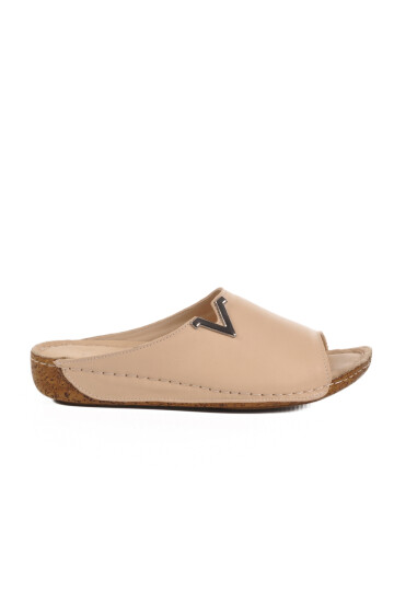 شبشب نسائي من الجلد الطبيعي باللون البيج 002 Z