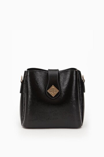 Black Wrinkled Patent Leather Womens Shoulder Bag 930167